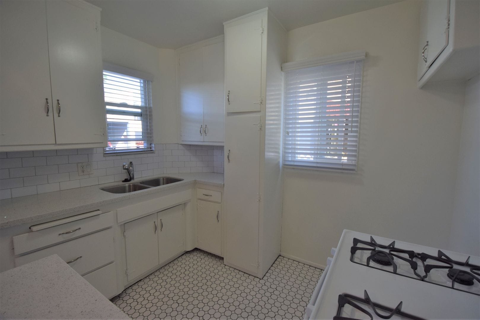 Building Photo - 823 Orange Grv Ave