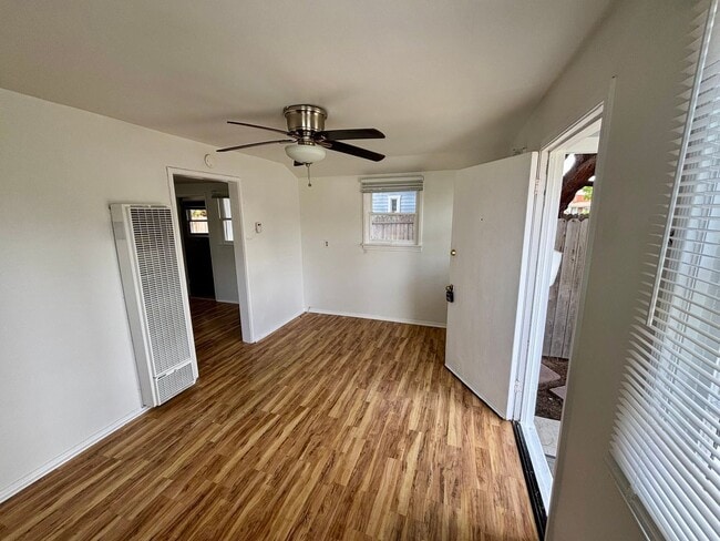 Building Photo - 205 Elmira Ave