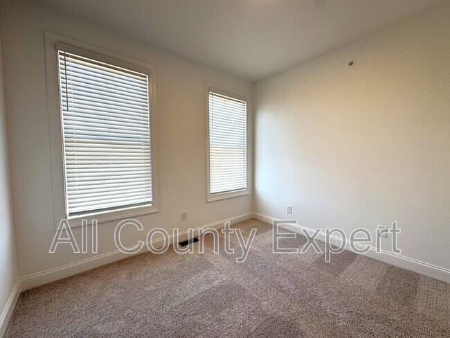 Building Photo - 522 Sawnee Vlg Blvd