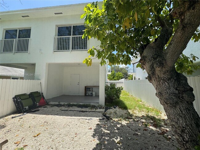 Building Photo - 6331 NW 1st Pl