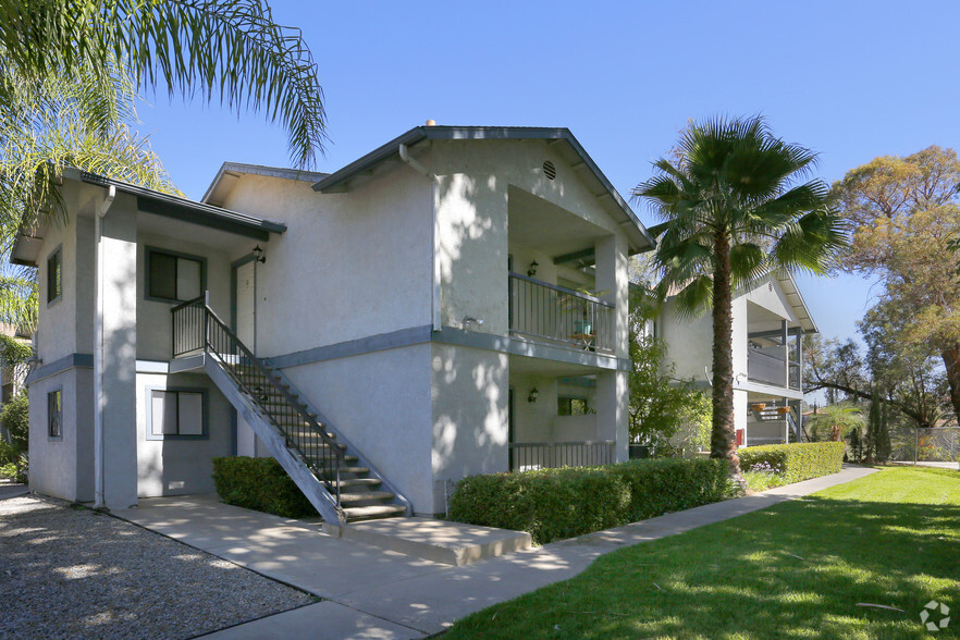 Building Photo - Lakeridge Apartments