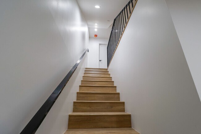 Building Photo - 4647 Pickford St