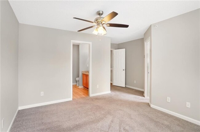 Building Photo - 153 Chastain Way