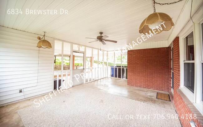Building Photo - Beautiful home available today!