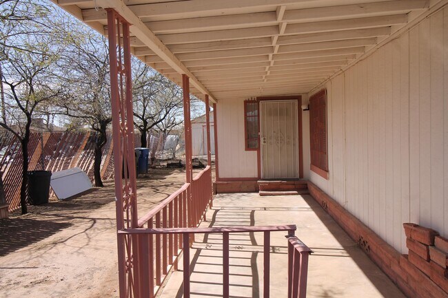 Building Photo - 5002 S 11th Ave