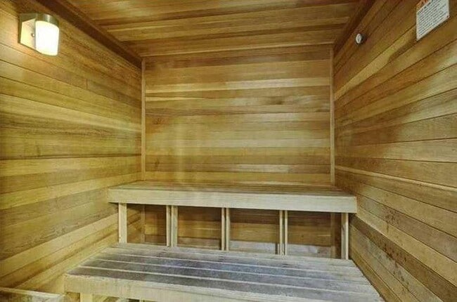 Building Photo - 2421 NE 65th St