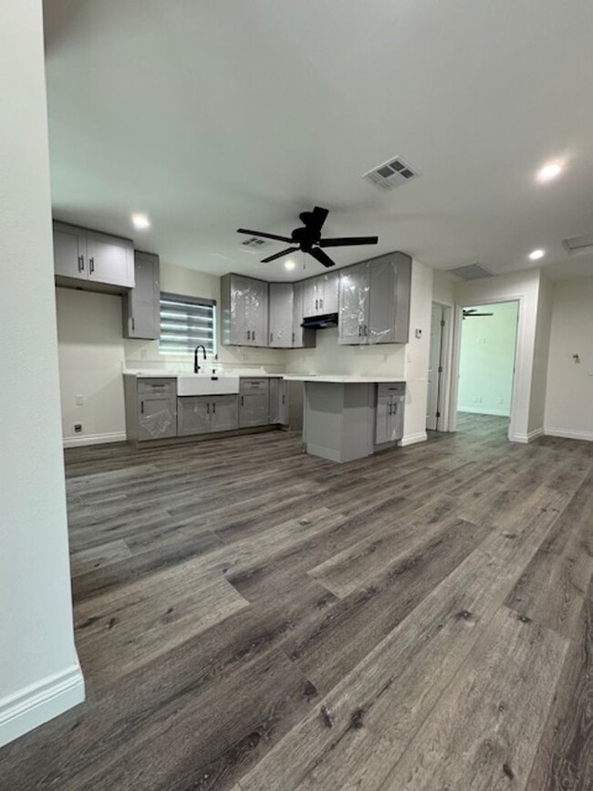 Building Photo - Luxurious Rental Opportunity in Norwalk, CA!