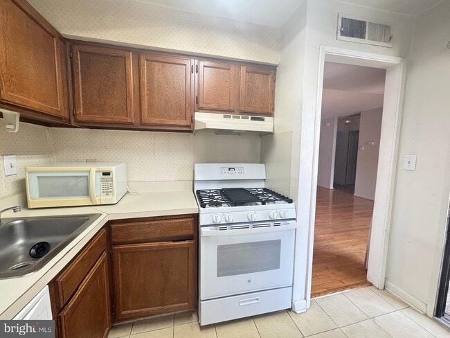 Building Photo - 5482 Cedar Ln