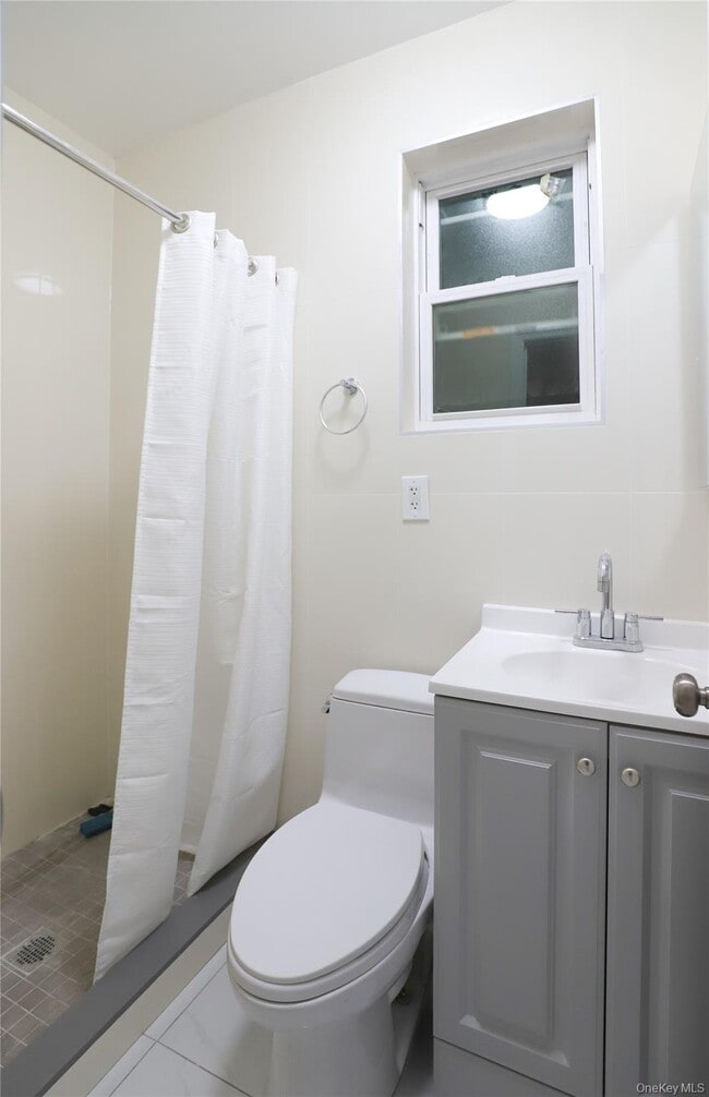 Building Photo - 99-11 39th Ave