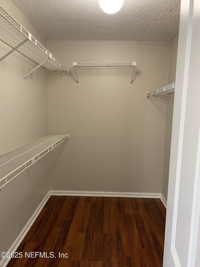 Building Photo - 9241 Arbolita Way