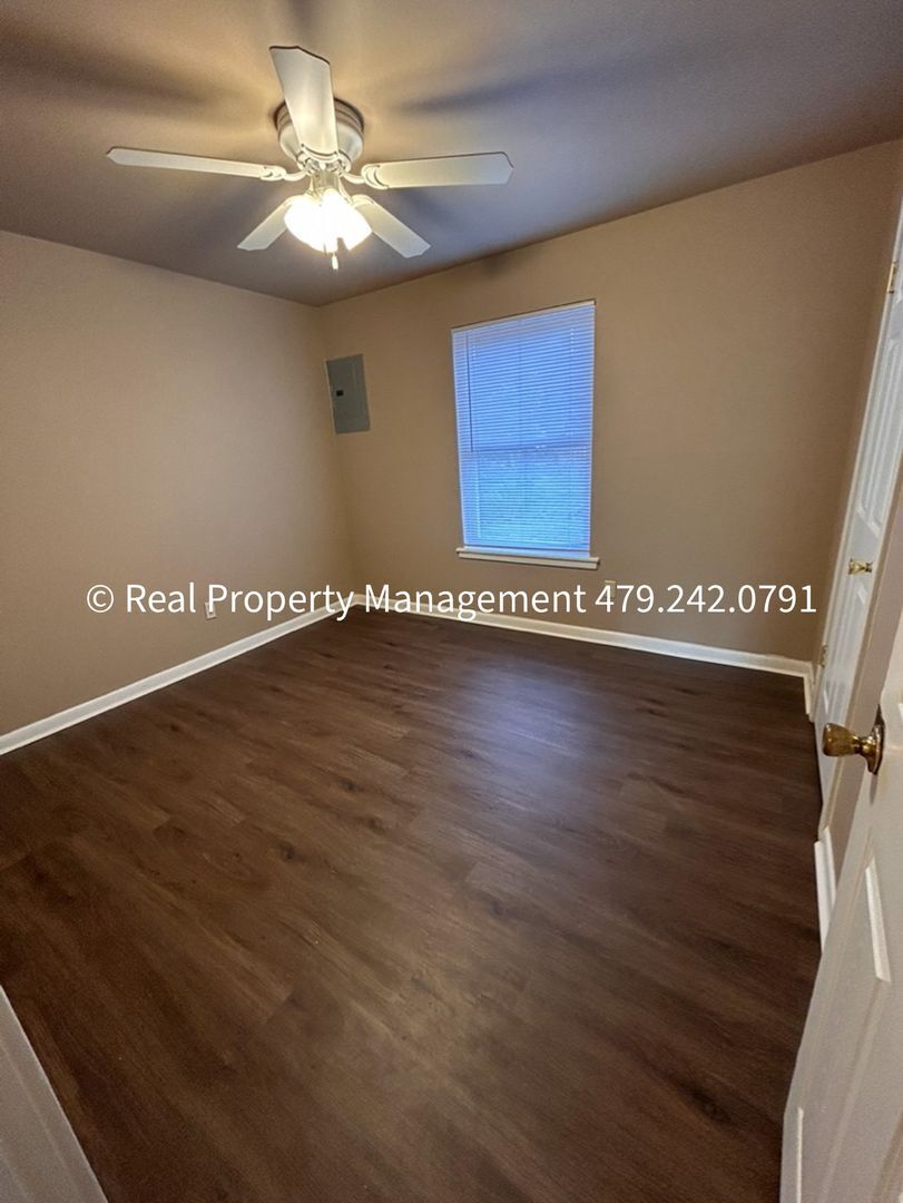 Building Photo - 2301 S V St