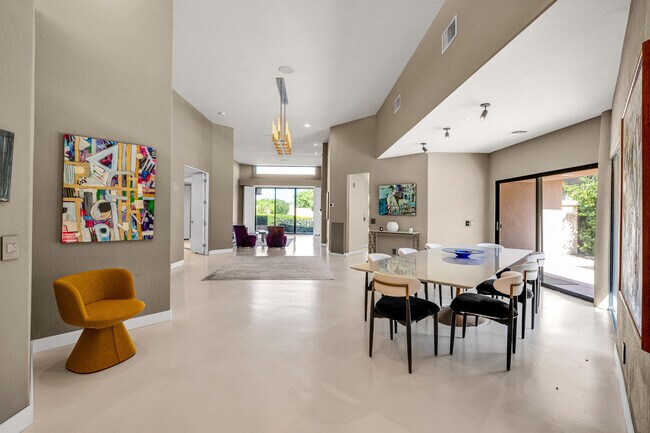 Building Photo - 76895 Avenida Fernando