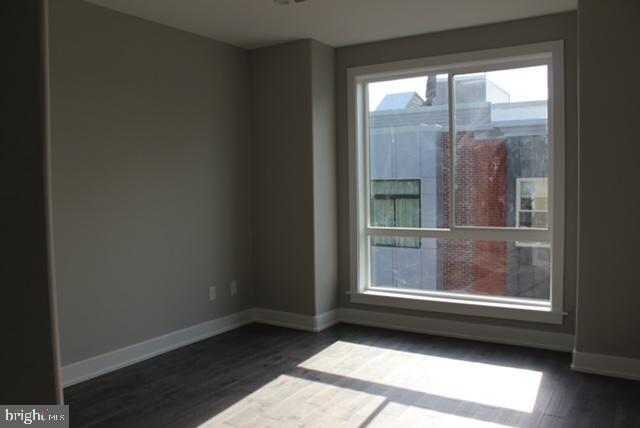 Building Photo - 1227 N Myrtlewood St
