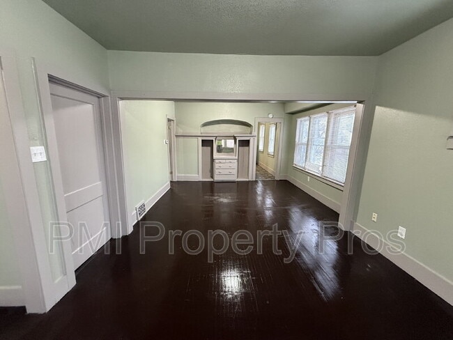 Building Photo - 2481 W Locust St