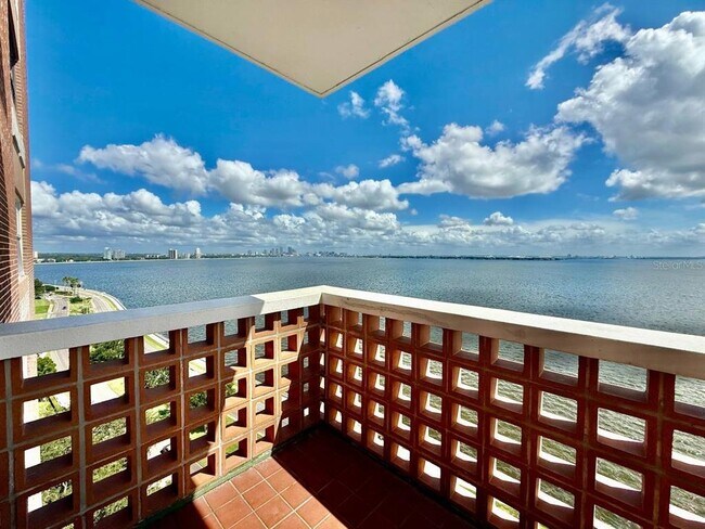 Building Photo - 4015 Bayshore Blvd