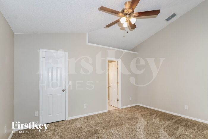 Building Photo - 2998 SW Vittorio St