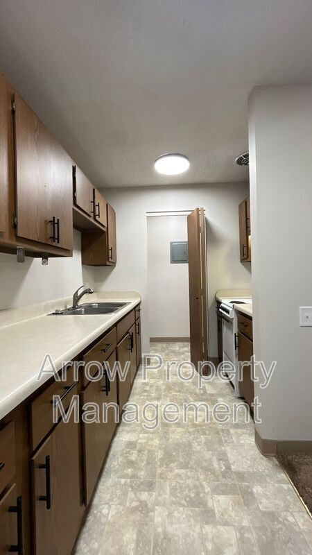 Building Photo - 11141 N 137th St