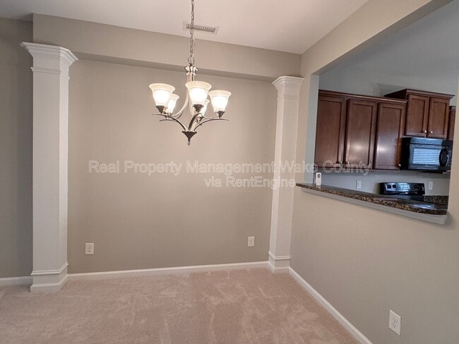 Building Photo - 330 Carthage Ct