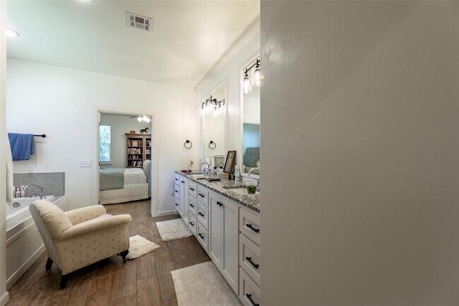 Building Photo - 2429 Rumble Ct