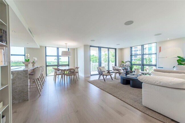 Building Photo - 1111 Crandon Blvd
