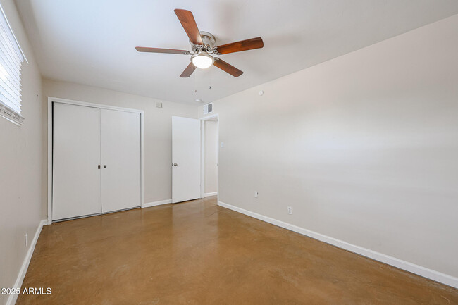 Building Photo - 2301 W Osborn Rd