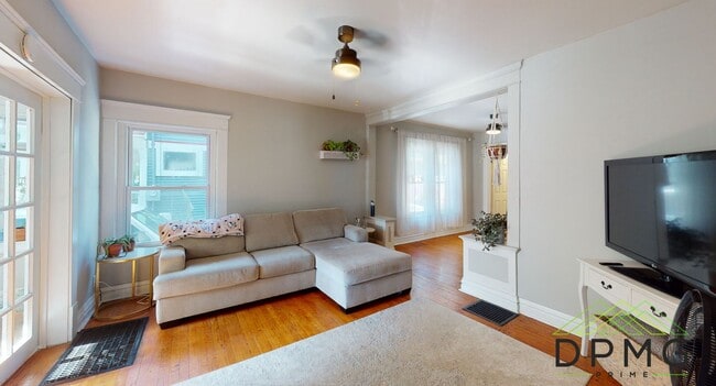 Building Photo - 132 S Clemens Ave