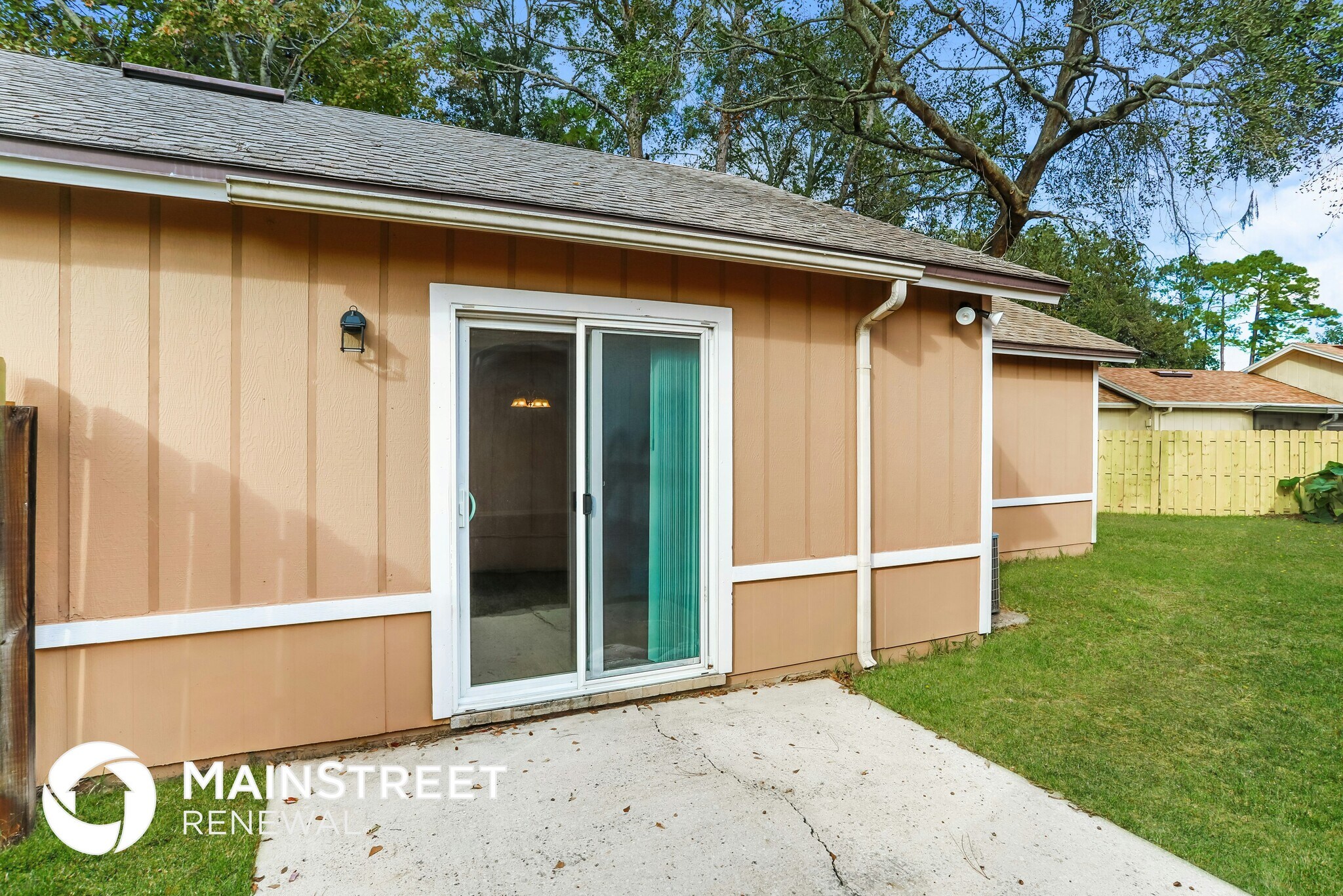 Building Photo - 9845 Paddlewheel Dr W