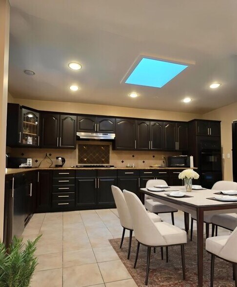 Building Photo - 1481 Benedict Canyon Dr
