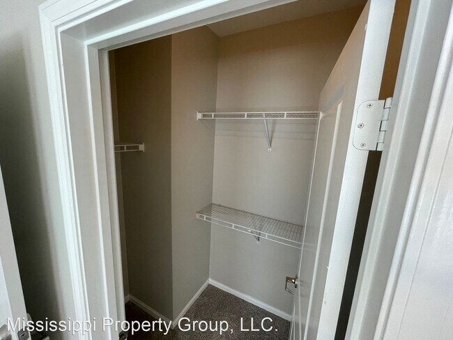 Building Photo - 3 br, 3 bath House - 222 Town Center Drive