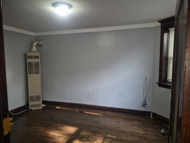 Building Photo - 2813 S Lawndale Ave