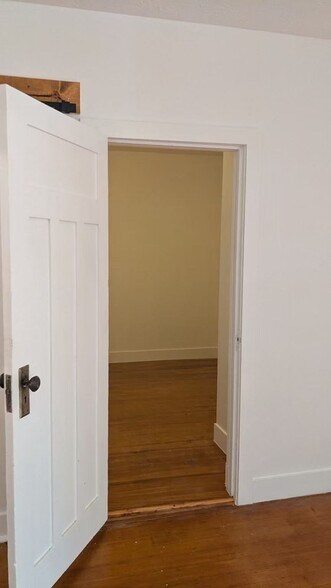 Building Photo - 322 Avenue A