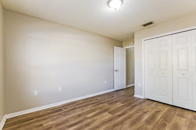 Building Photo - 337 Placid Lake Dr