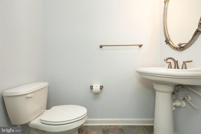 Building Photo - 336 Grand St