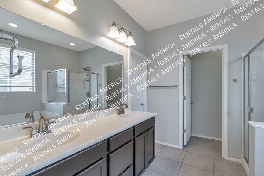 Building Photo - 8431 N Mountain Stone Pine Way