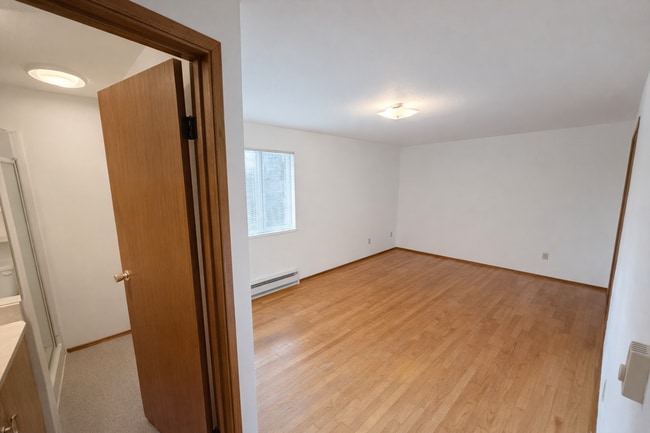 Building Photo - 3bd/3ba Seattle Home