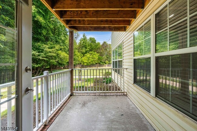 Building Photo - 230 Vasser Dr