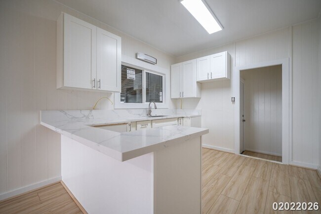 Building Photo - Fully Renovated 2BR/1BA/2 separate Carport Garage in Wahiawa Heights