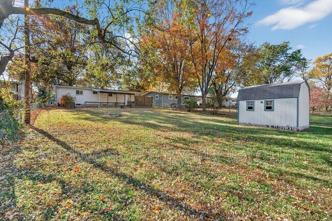 Building Photo - 535 Bardot Dr