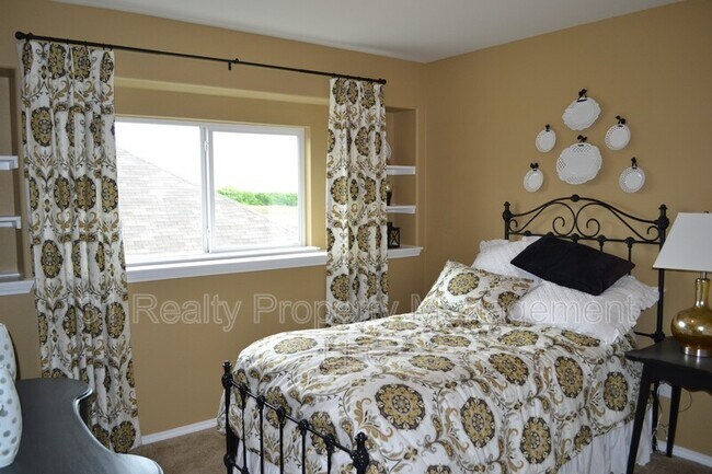 Building Photo - 917 Swan Ridge Dr