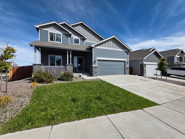 Building Photo - Fully Finished Corner-Lot Home with Mounta...