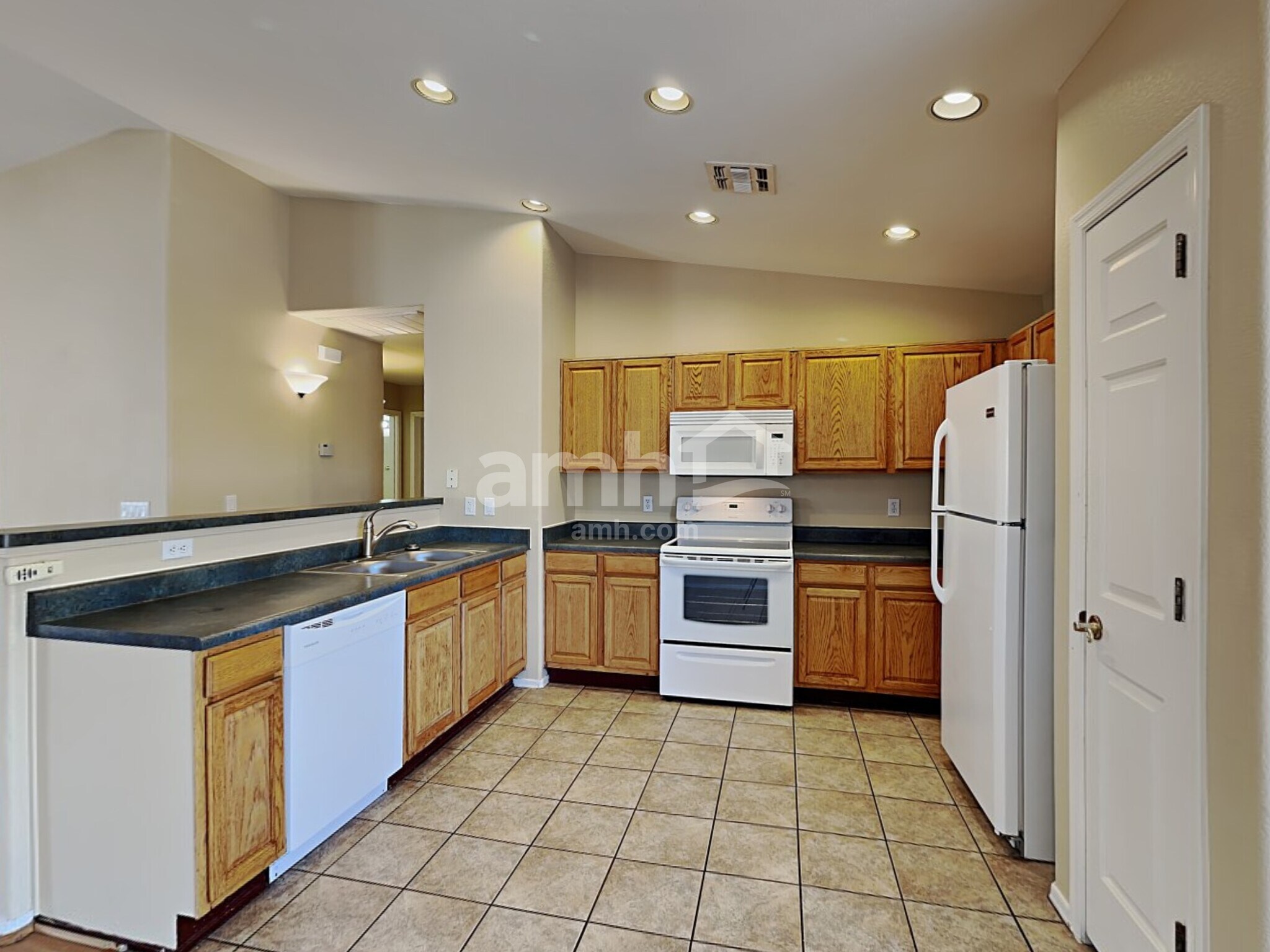 Building Photo - 10181 E Desert Paradise Pl