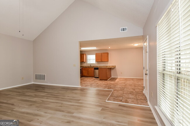 Building Photo - 4034 Sharon Woods Dr