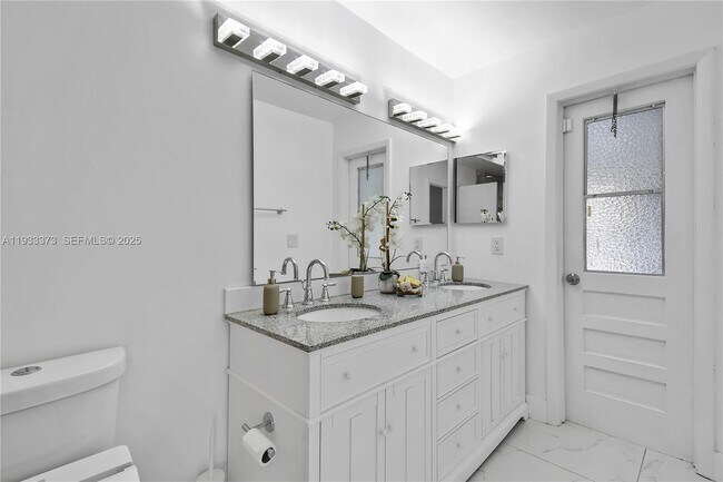 Building Photo - 406 Sailboat Cir