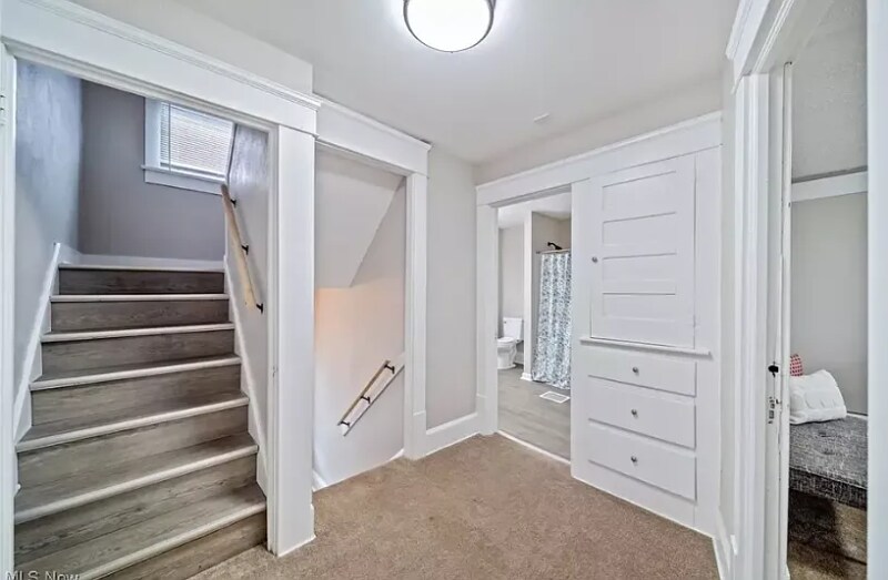 Building Photo - 893 Delia Ave
