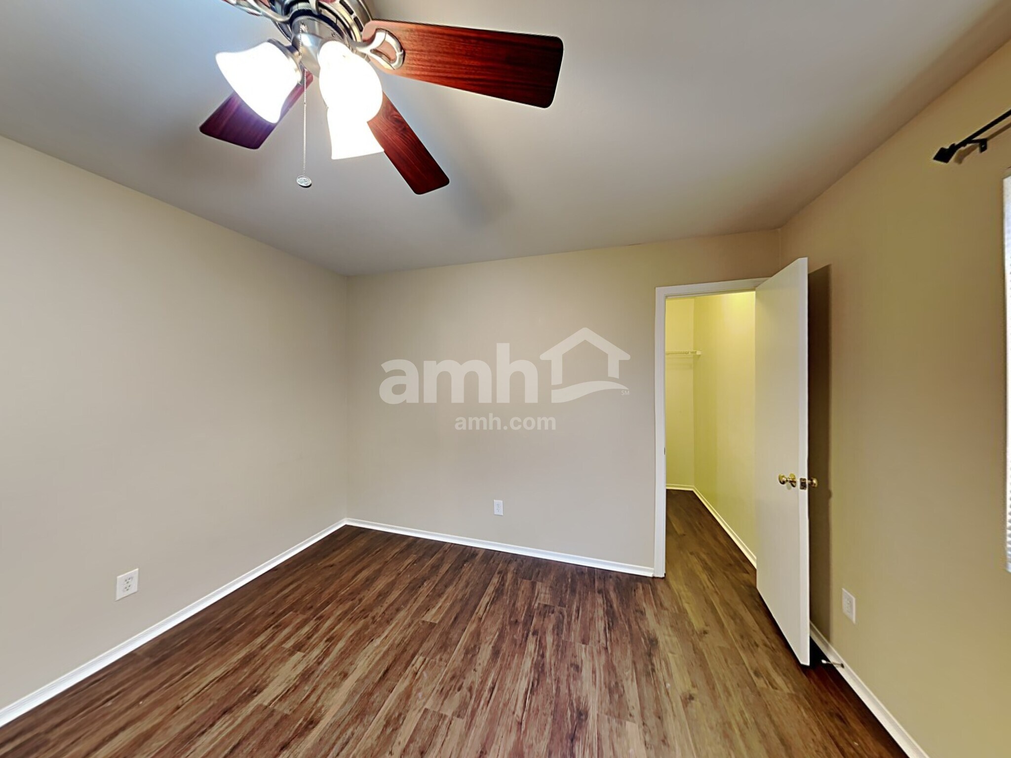 Building Photo - 1102 E Renegade Trl