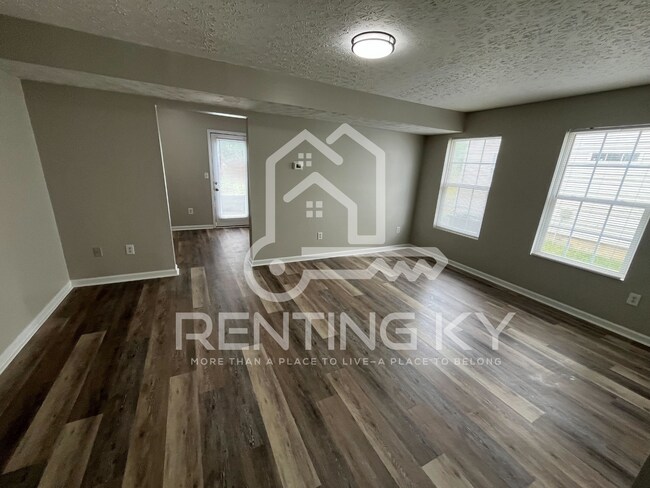 Building Photo - Newly Renovated 3-Bed, 2.5-Bath Townhome with Garage!