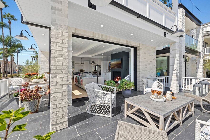 Building Photo - 201 Opal Ave