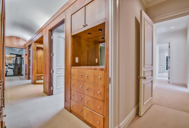 Building Photo - 200 Aspen Rd