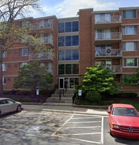 Building Photo - 2200 S Stewart Ave