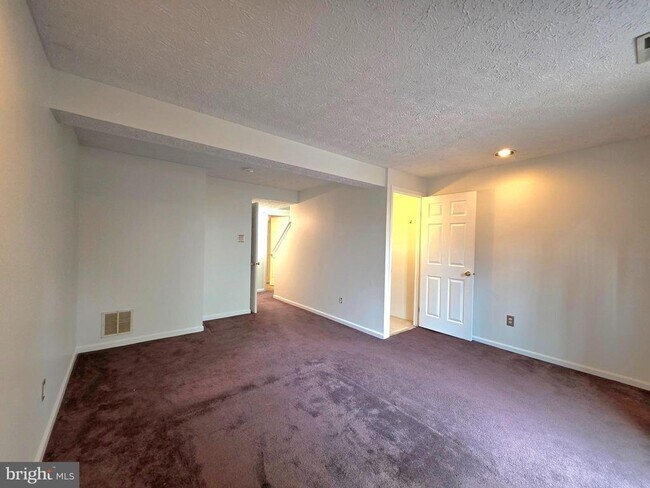 Building Photo - 8568 Koluder Ct